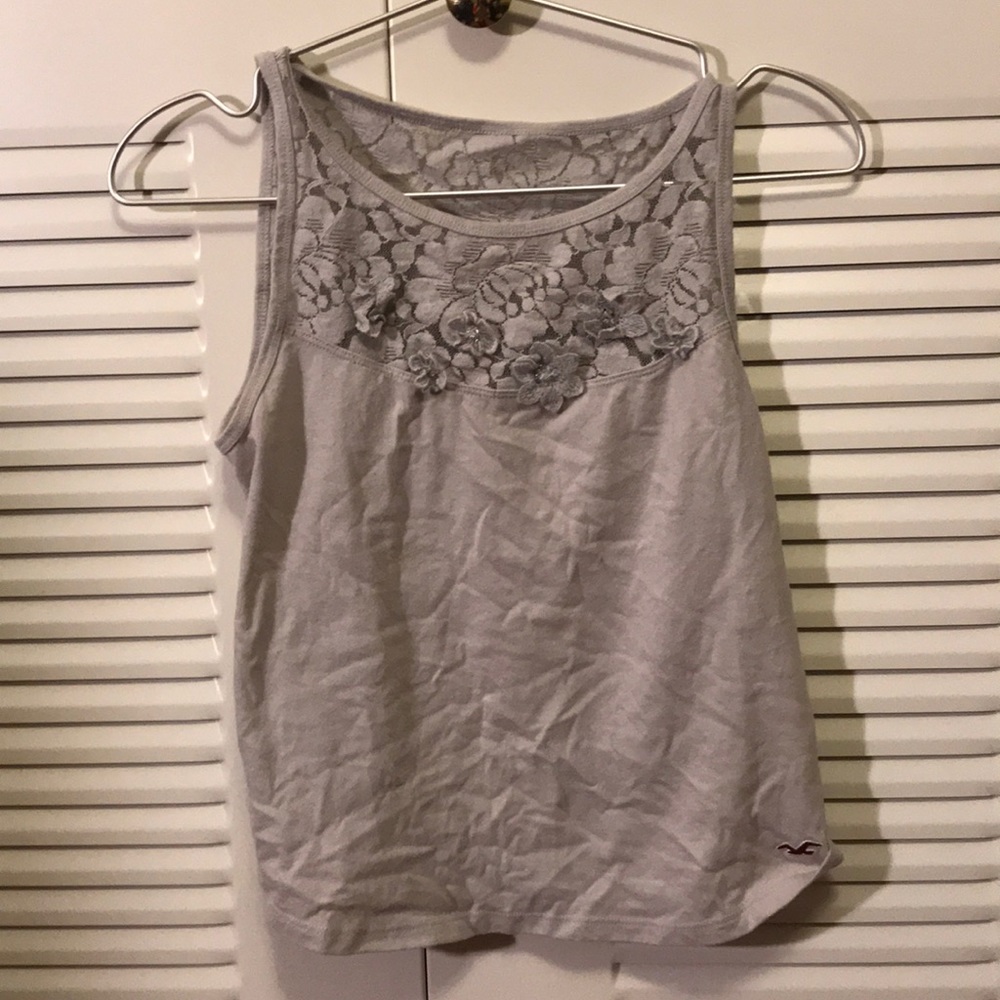 Hollister’s top